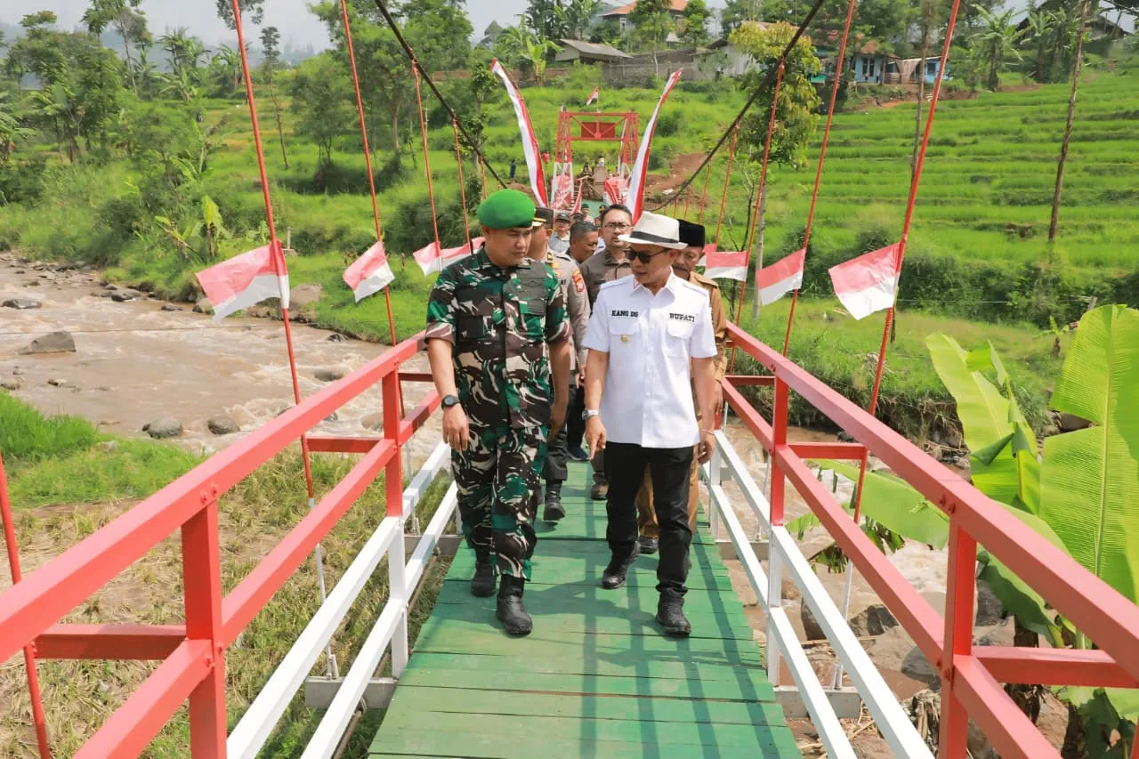Jembatan Gantung Perintis Garuda Diresmikan, KDS Ucapkan Terima Kasih Kepada Presiden dan Jajaran TNI AD