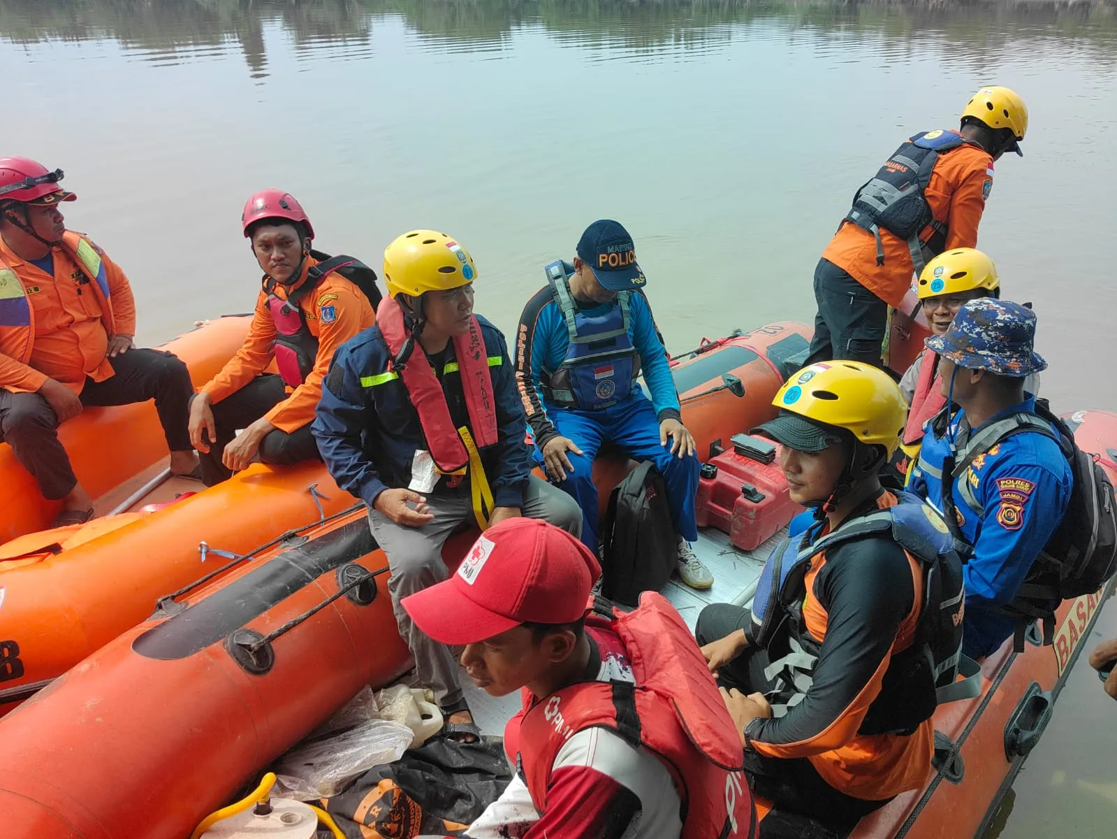 Dua Korban Laka Kerja di Dermaga Sungai Pengabuan Masih Dalam Pencarian Tim Gabungan