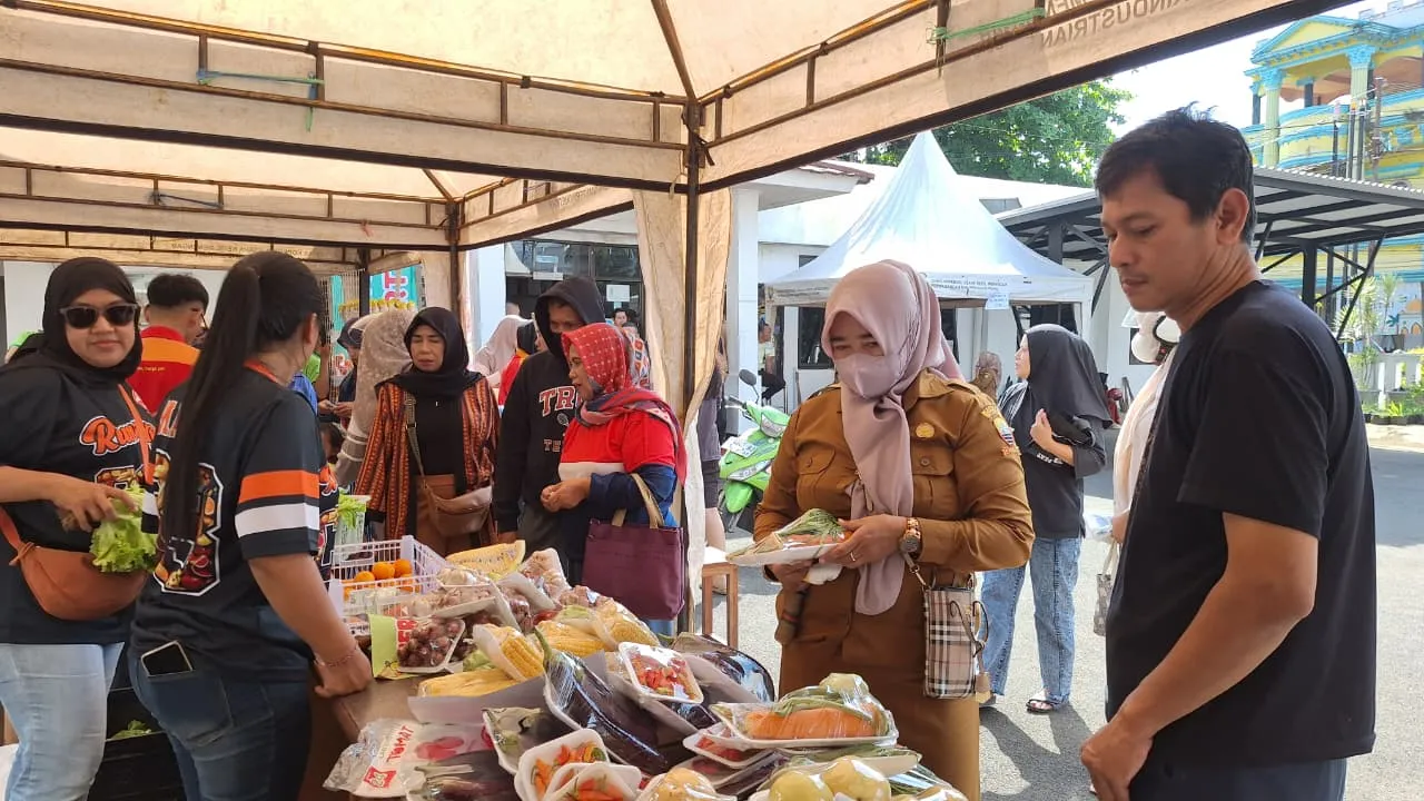 DKUKMPP Sumedang Gelar Pangan Murah, Warga Serbu Sembako Hingga Beras SPHP
